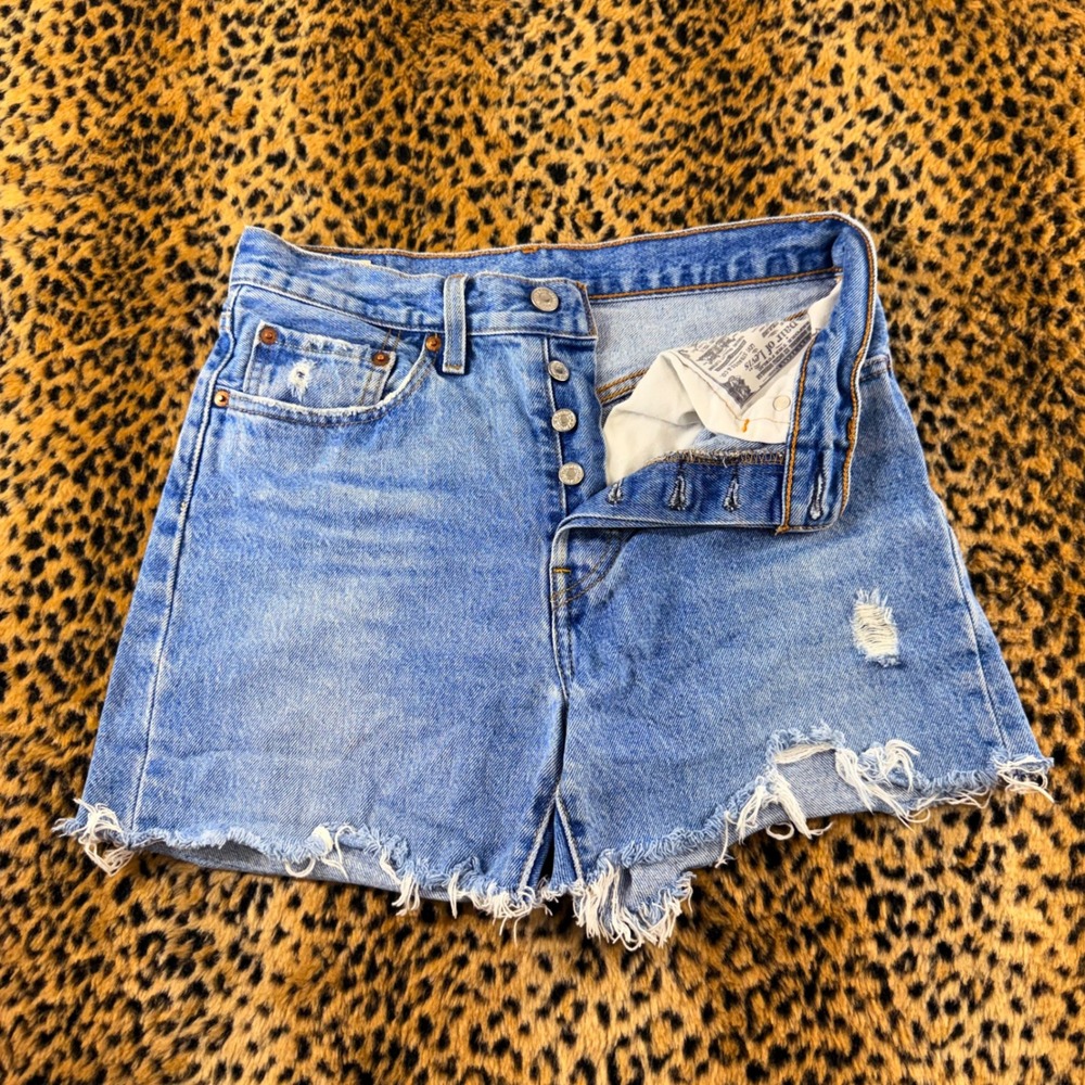 Levis Premium 501 Original High Rise Distressed Denim Shorts Light Wash 26